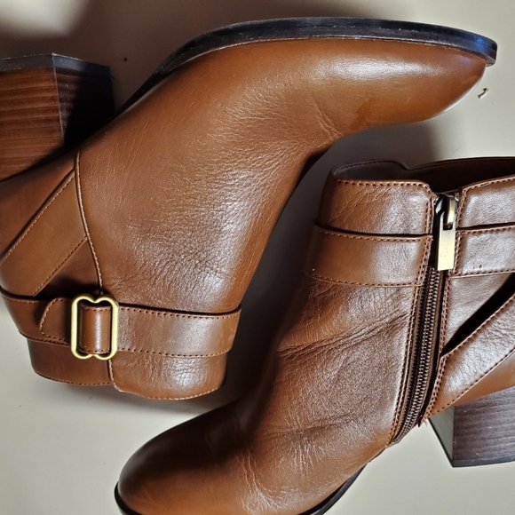 Aerosoles Heelrest Leather Bootie 7.5 med - Picture 11 of 14